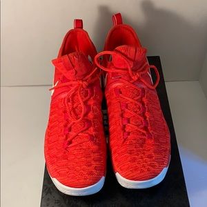 KD 9 ‘Varsity Red’